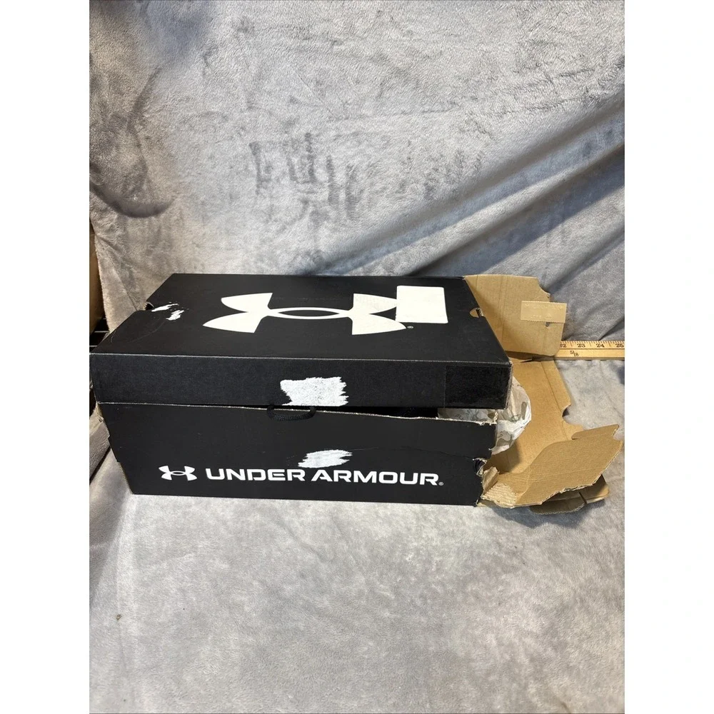 Under Armour men's UA Charged Surge 4 Sneaker 3027000 001 Black